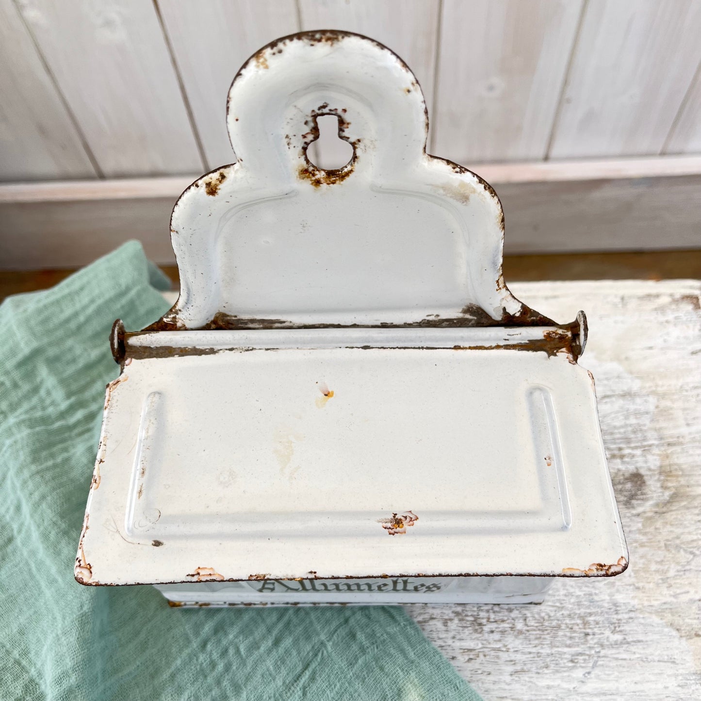 Vintage Belgian Enamel Allumettes Match Box. Chippy Etoile P.E.N. 1930s